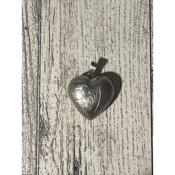The Unbranded Brand Jewelry - Vtg 925 Sterling Silver Pendant Charm Etched Puffy Heart Signed Bail